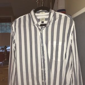 Slim long sleeve dress shirt